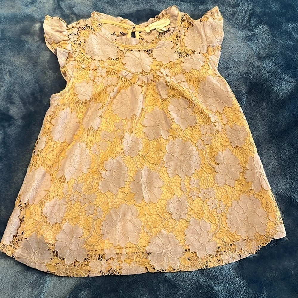 SM43 Monteau Los Angeles lace cap sleeve top